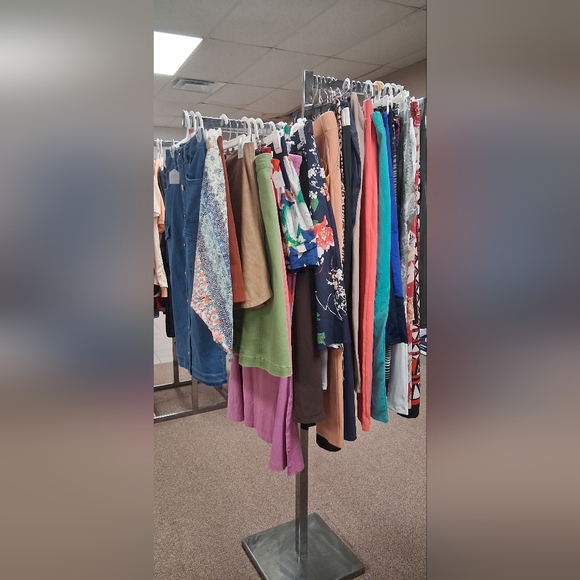 4lb, XS-Large Mystery box,, all nwt or nwot - Picture 5 of 16